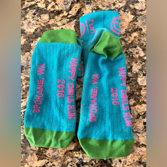 Trail Running Socks Womens 9.5-11 EUC - Picture 3 of 3